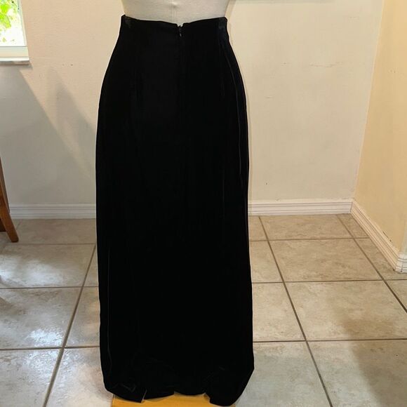 VIE by Victoria Royal Gorgeous Black Velvet Maxi Skirt Size 6 - Picture 5 of 8
